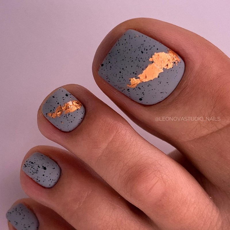 Модный педикюр 2026: дизайны и тенденции — фото