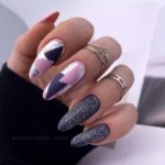 Модный маникюр с блестками 2026: трендовый дизайн на фото