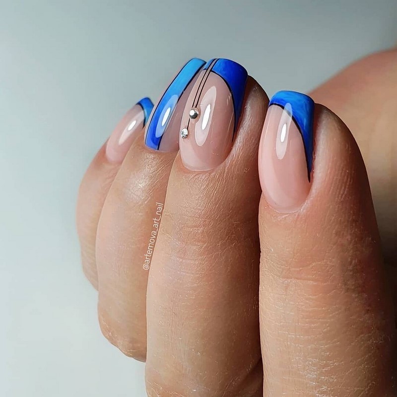 Стильный синий маникюр 2026: идеи, новинки, тенденции