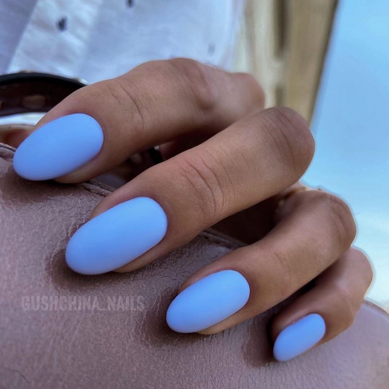 Стильный синий маникюр 2026: идеи, новинки, тенденции