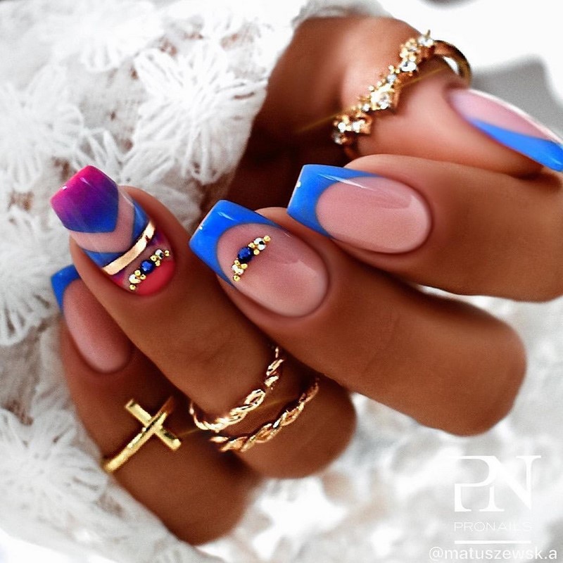 Стильный синий маникюр 2026: идеи, новинки, тенденции