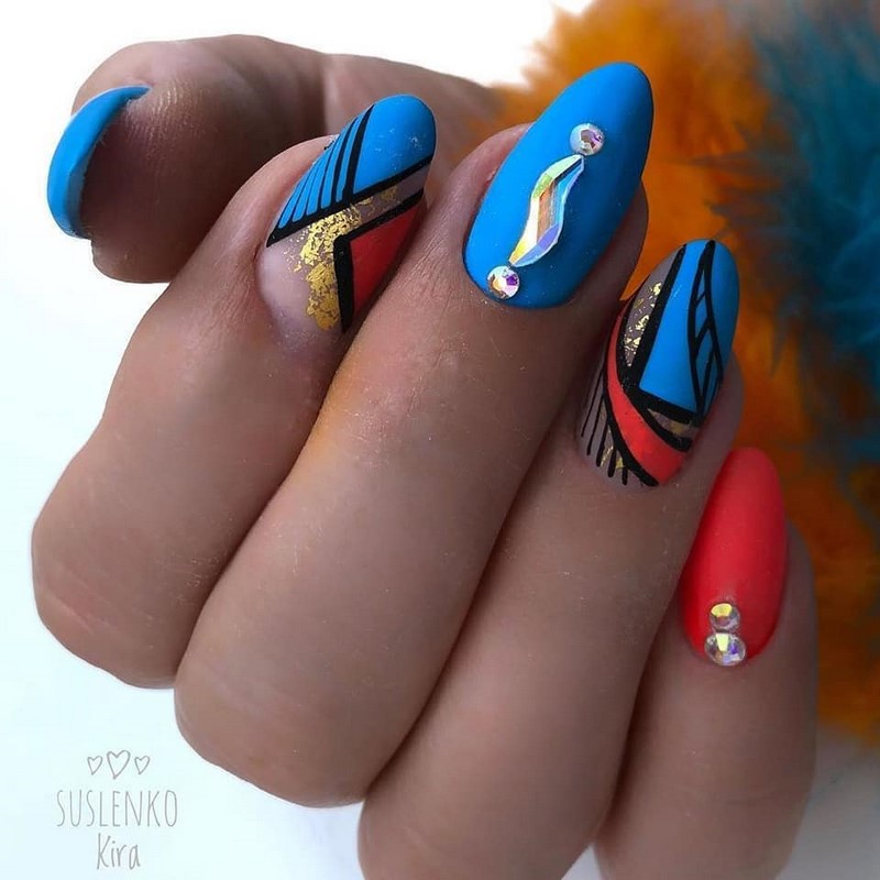 Стильный синий маникюр 2026: идеи, новинки, тенденции