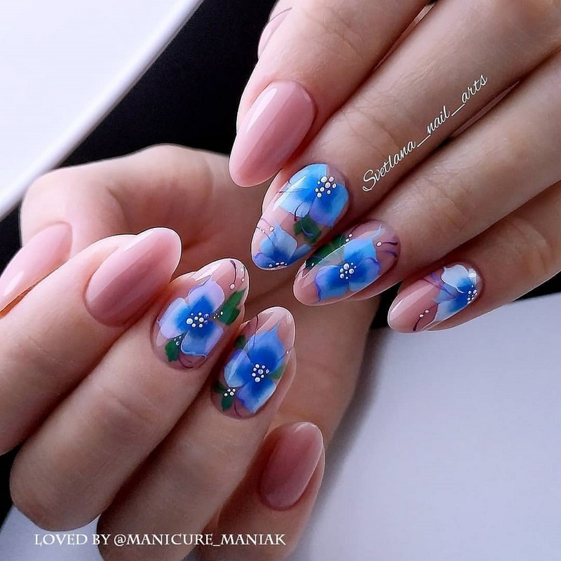 Стильный синий маникюр 2026: идеи, новинки, тенденции