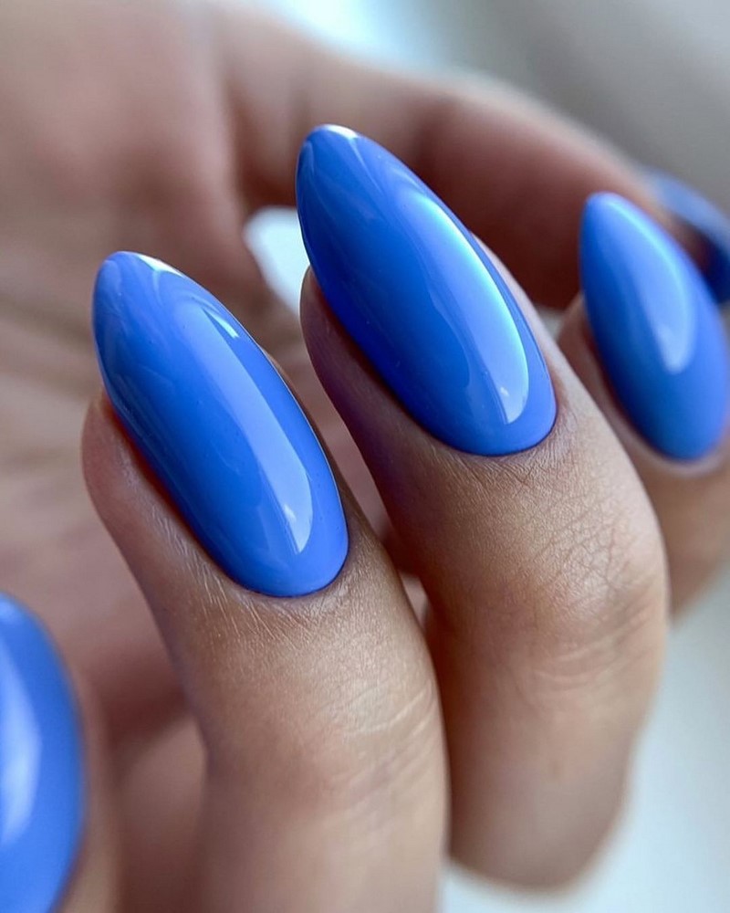 Стильный синий маникюр 2026: идеи, новинки, тенденции
