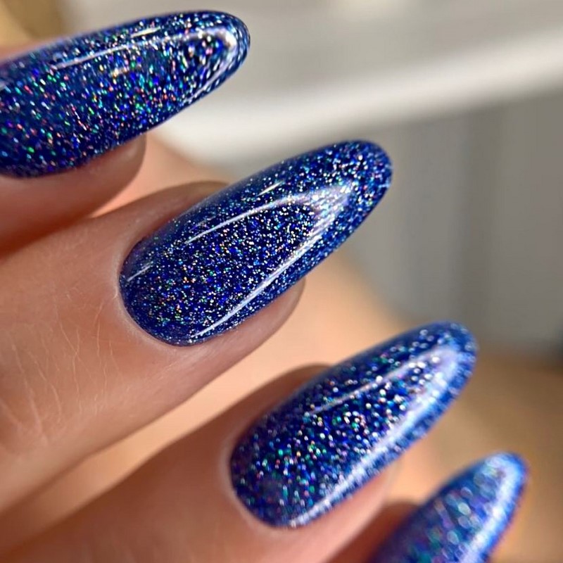 Стильный синий маникюр 2026: идеи, новинки, тенденции