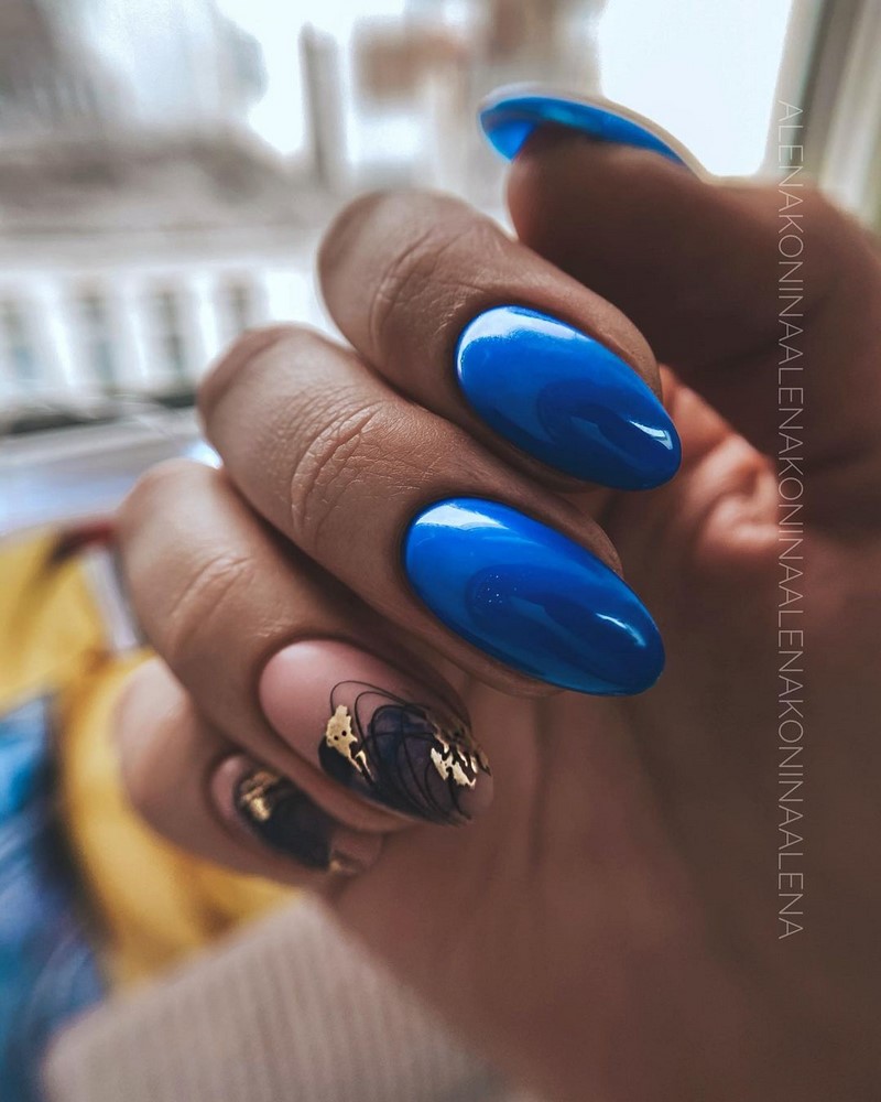 Стильный синий маникюр 2026: идеи, новинки, тенденции
