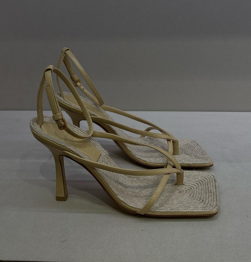 Модная обувь на лето 2026 — новинки, тренды, фото