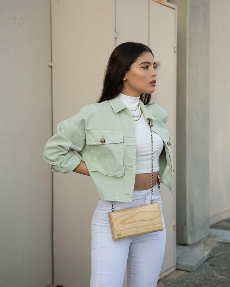 Весенние куртки 2026: модные новинки на фото