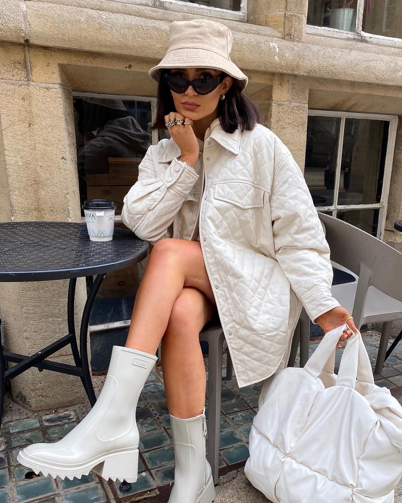 Весенние куртки 2026: модные новинки на фото