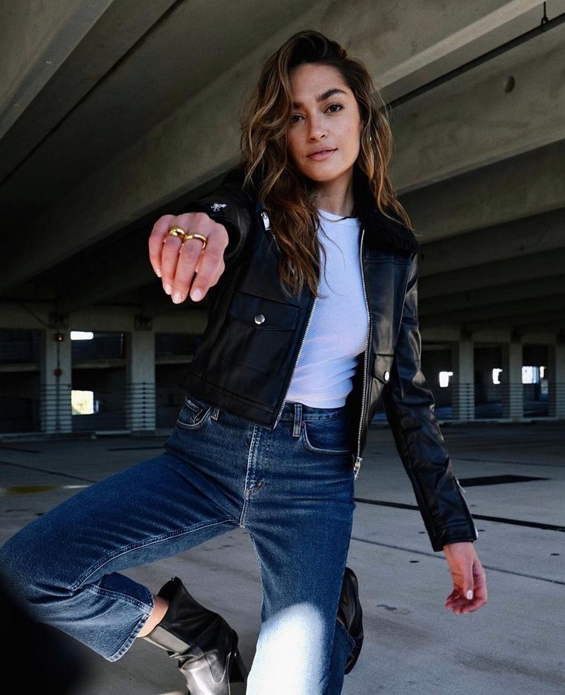 Весенние куртки 2026: модные новинки на фото