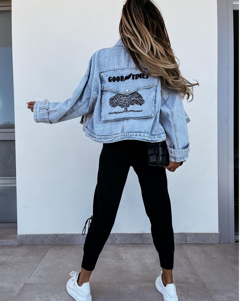 Весенние куртки 2026: модные новинки на фото