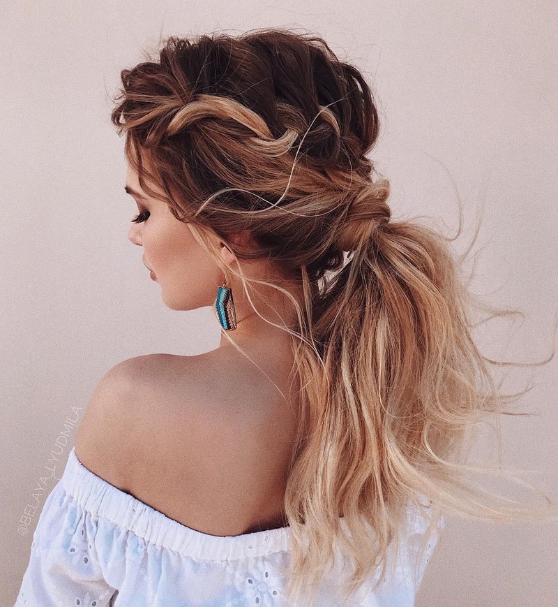 Красивые вечерние прически на выпускной 2026: фото, новинки