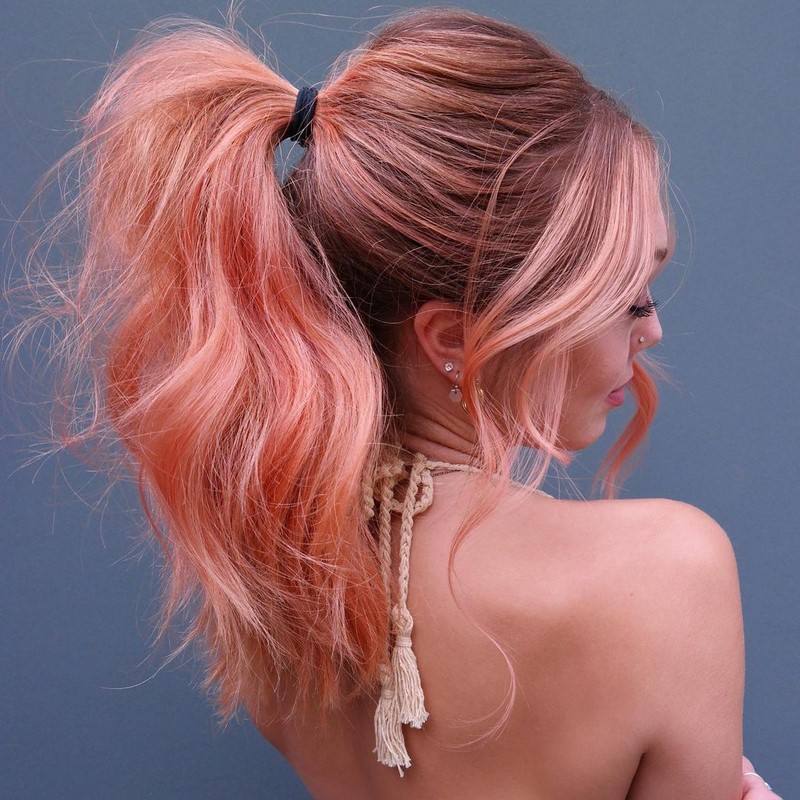 Красивые вечерние прически на выпускной 2026: фото, новинки