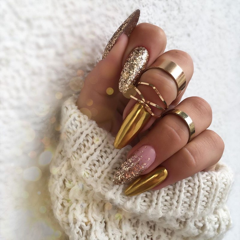 Золотой маникюр 2026 – бесподобные дизайны «золотых» ногтей с фото-примерами