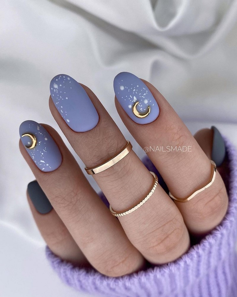 Золотой маникюр 2026 – бесподобные дизайны «золотых» ногтей с фото-примерами