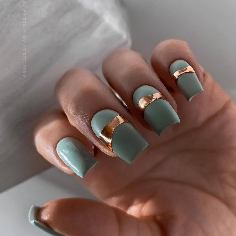 Золотой маникюр 2026 – бесподобные дизайны «золотых» ногтей с фото-примерами