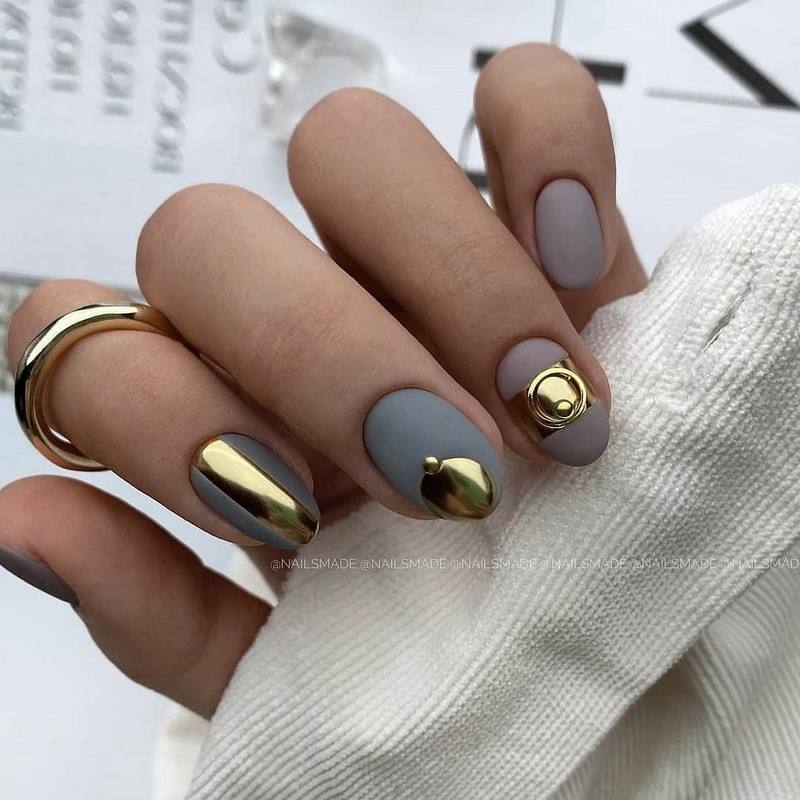 Золотой маникюр 2026 – бесподобные дизайны «золотых» ногтей с фото-примерами