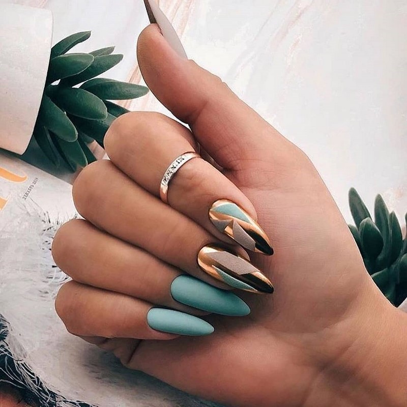 Золотой маникюр 2026 – бесподобные дизайны «золотых» ногтей с фото-примерами