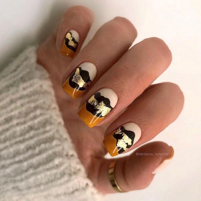 Золотой маникюр 2026 – бесподобные дизайны «золотых» ногтей с фото-примерами