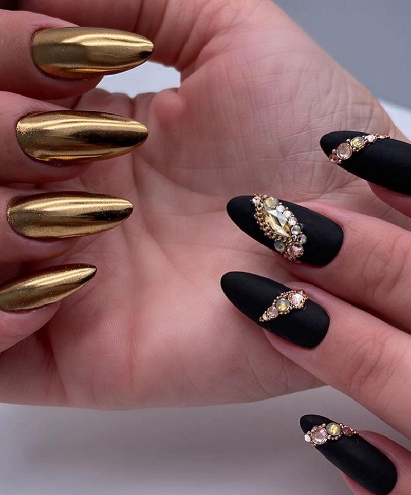 Золотой маникюр 2026 – бесподобные дизайны «золотых» ногтей с фото-примерами