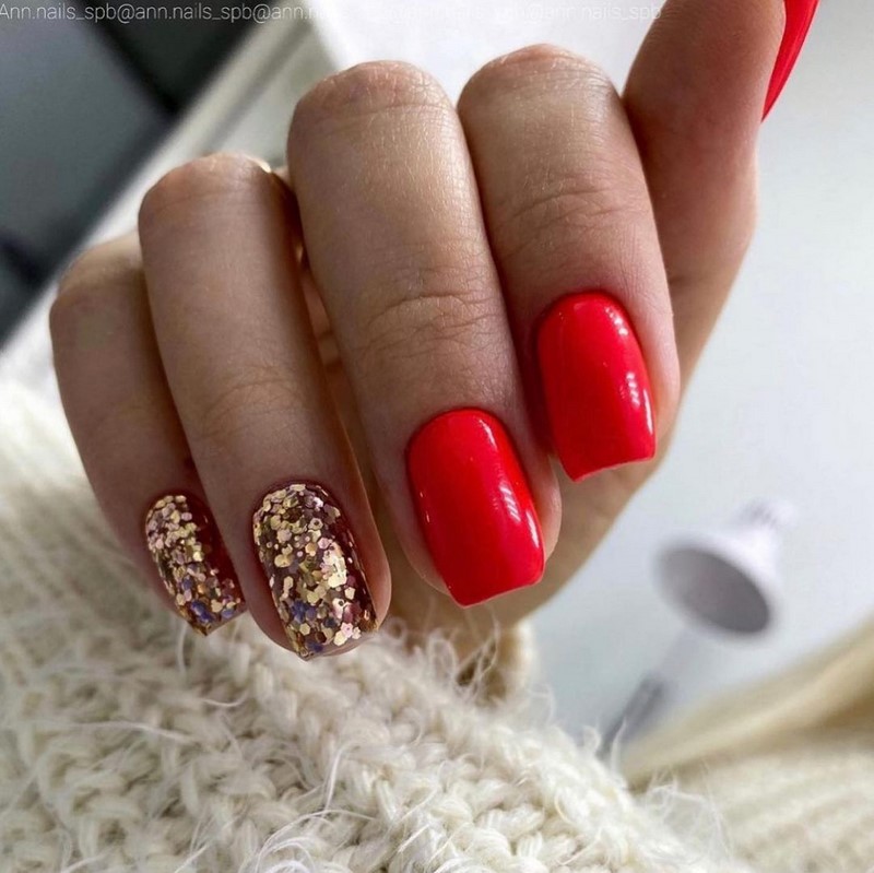 Золотой маникюр 2026 – бесподобные дизайны «золотых» ногтей с фото-примерами