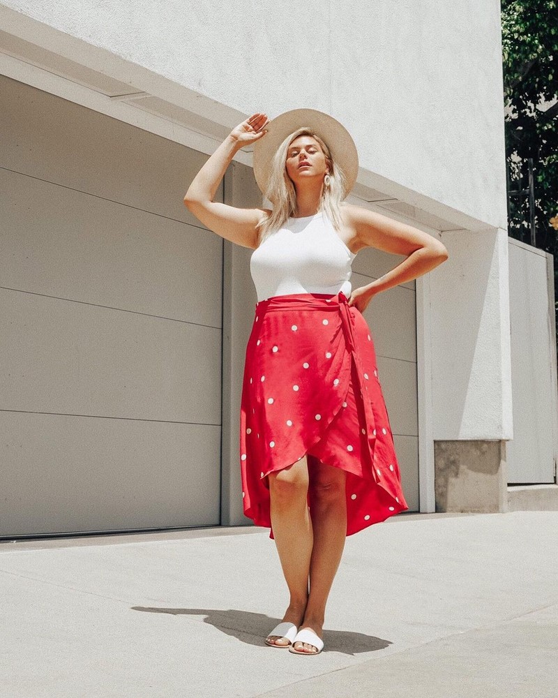 Новинки юбок для полных 2026 – главные тренды