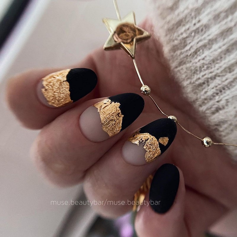 Модный маникюр осень-зима 2026-2027: фото-примеры