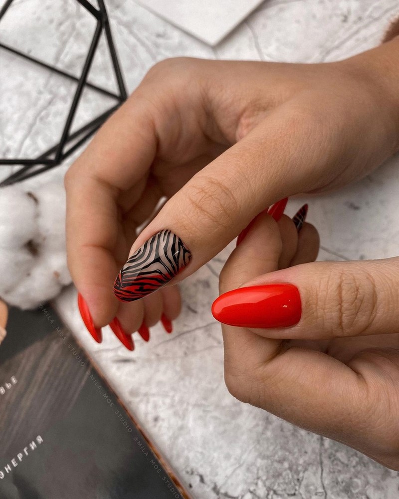 Модный маникюр осень-зима 2026-2027: фото-примеры