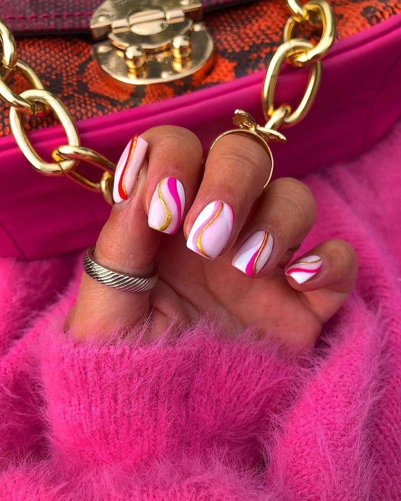 Модный маникюр осень-зима 2026-2027: фото-примеры