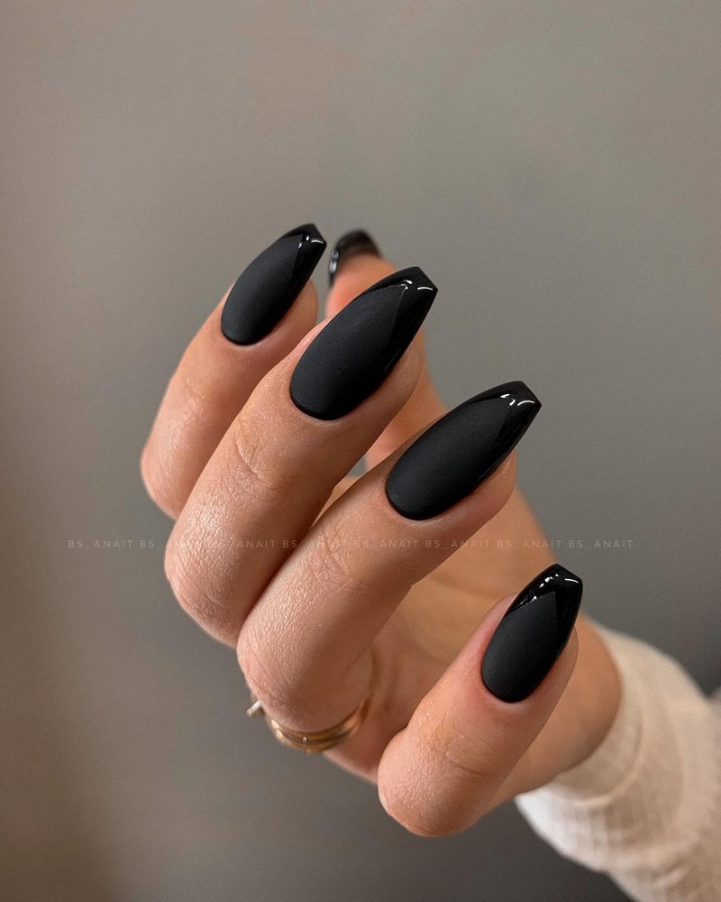 Модный маникюр осень-зима 2026-2027: фото-примеры