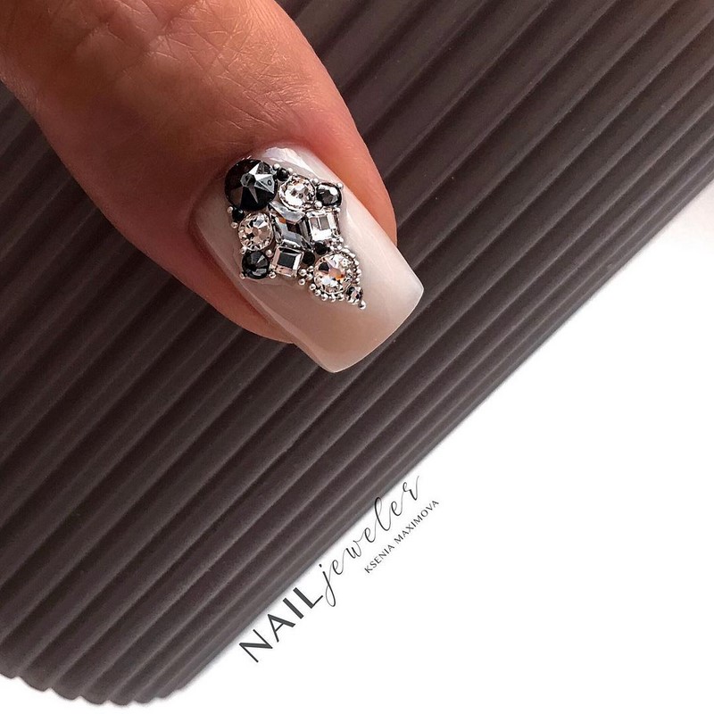 Модный маникюр осень-зима 2026-2027: фото-примеры