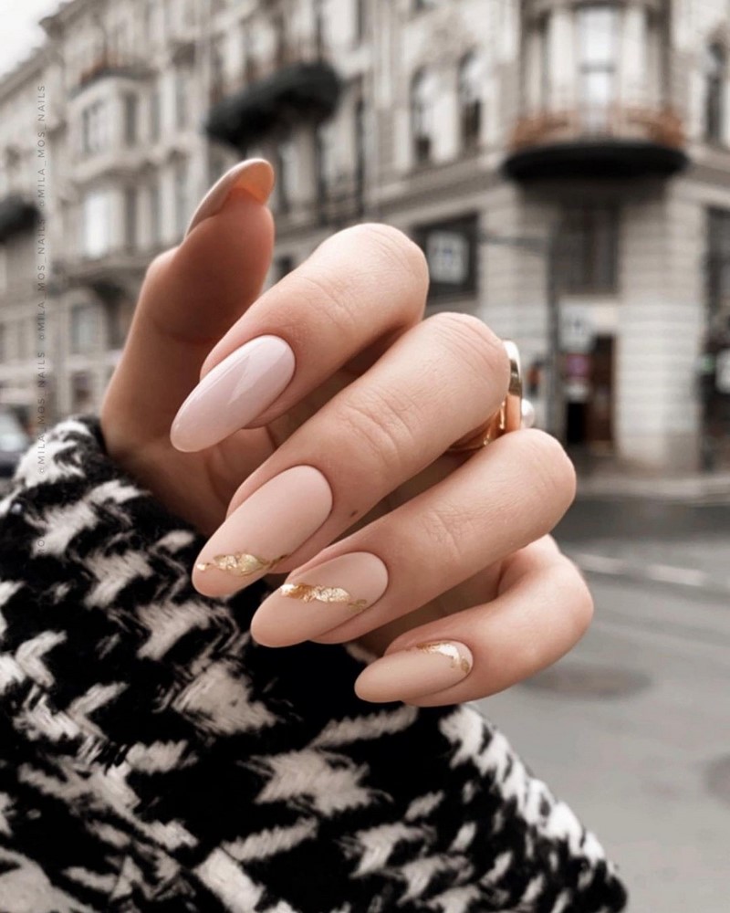Модный маникюр осень-зима 2026-2027: фото-примеры