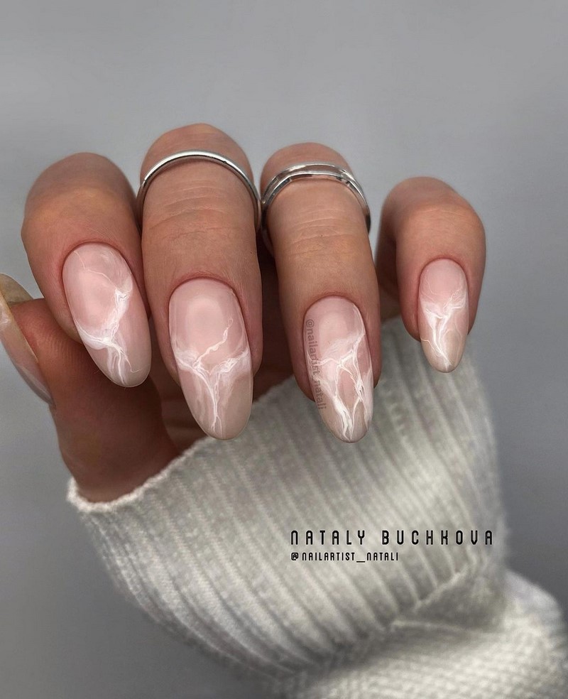 Модный маникюр осень-зима 2026-2027: фото-примеры