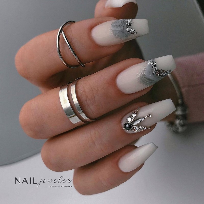 Модный маникюр осень-зима 2026-2027: фото-примеры