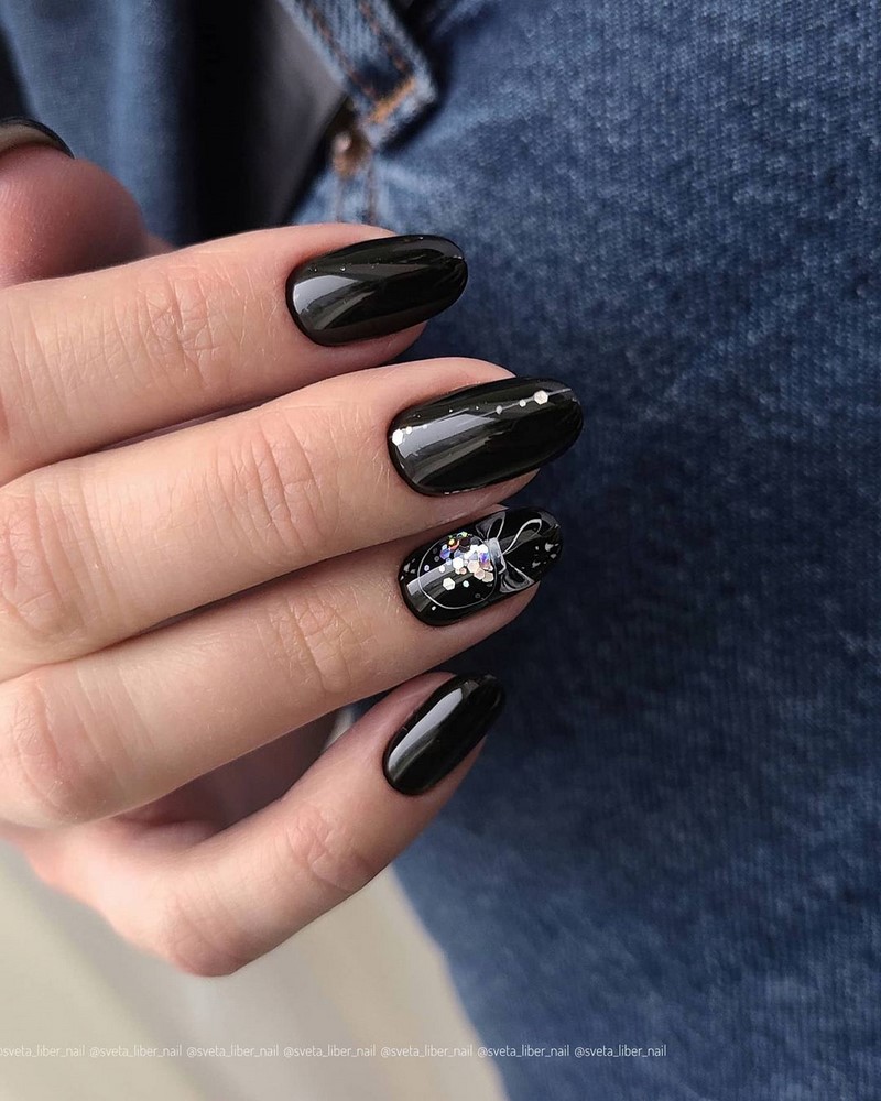 Модный маникюр осень-зима 2026-2027: фото-примеры