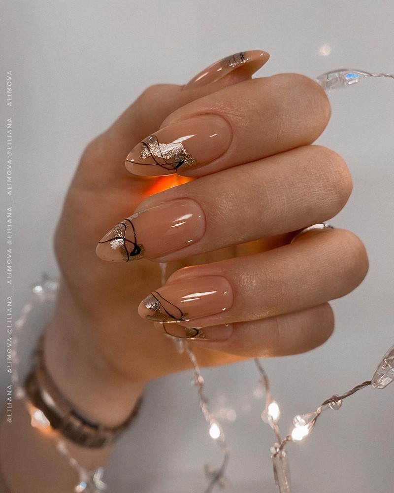 Модный маникюр осень-зима 2026-2027: фото-примеры