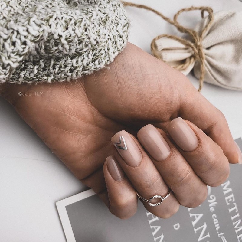 Модный маникюр осень-зима 2026-2027: фото-примеры