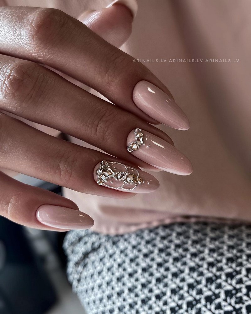 Модный маникюр осень-зима 2026-2027: фото-примеры