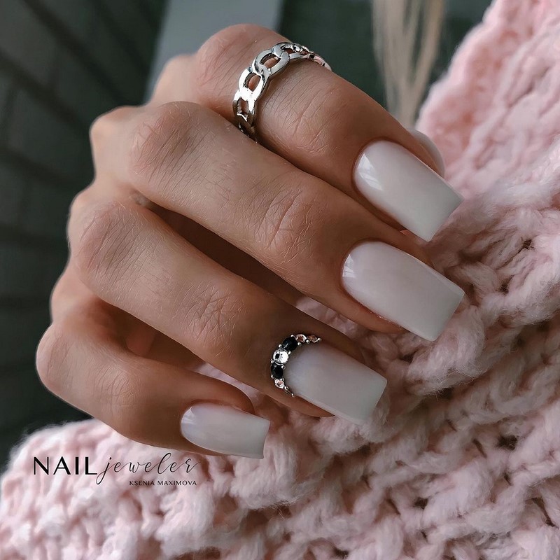 Модный маникюр осень-зима 2026-2027: фото-примеры
