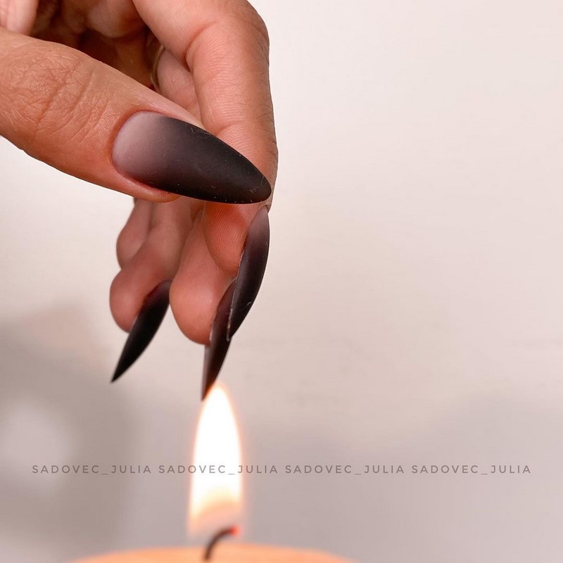 Актуальный черный маникюр 2026 – 10 тенденций в новом сезоне