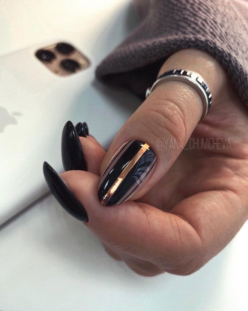 Актуальный черный маникюр 2026 – 10 тенденций в новом сезоне