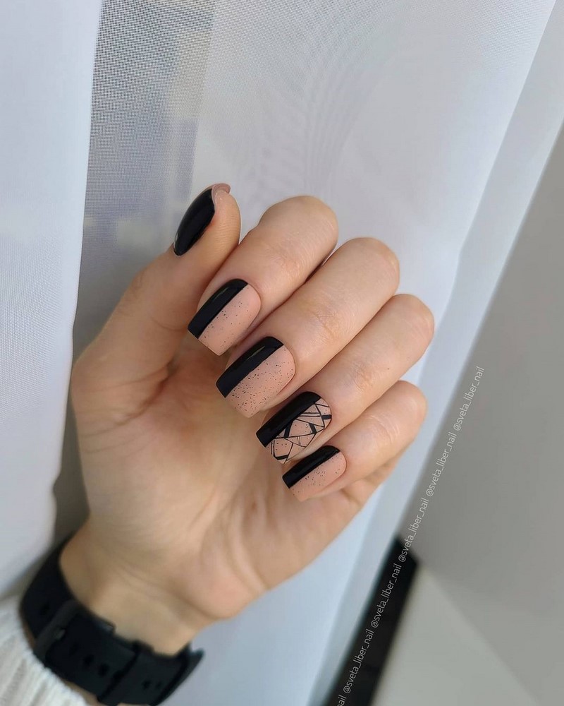 Актуальный черный маникюр 2026 – 10 тенденций в новом сезоне