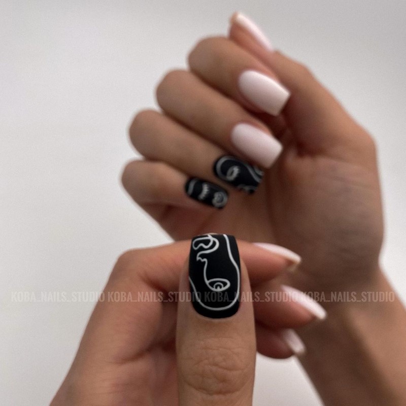 Актуальный черный маникюр 2026 – 10 тенденций в новом сезоне