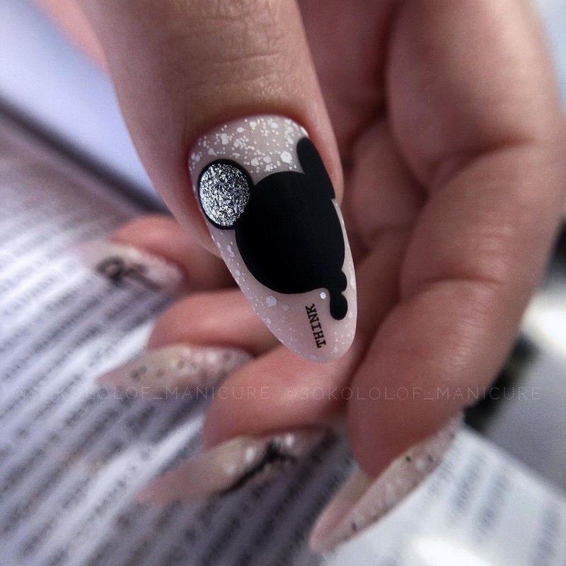 Актуальный черный маникюр 2026 – 10 тенденций в новом сезоне