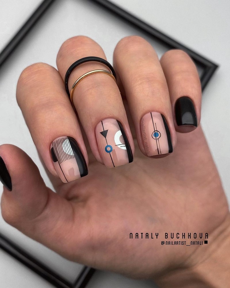 Актуальный черный маникюр 2026 – 10 тенденций в новом сезоне