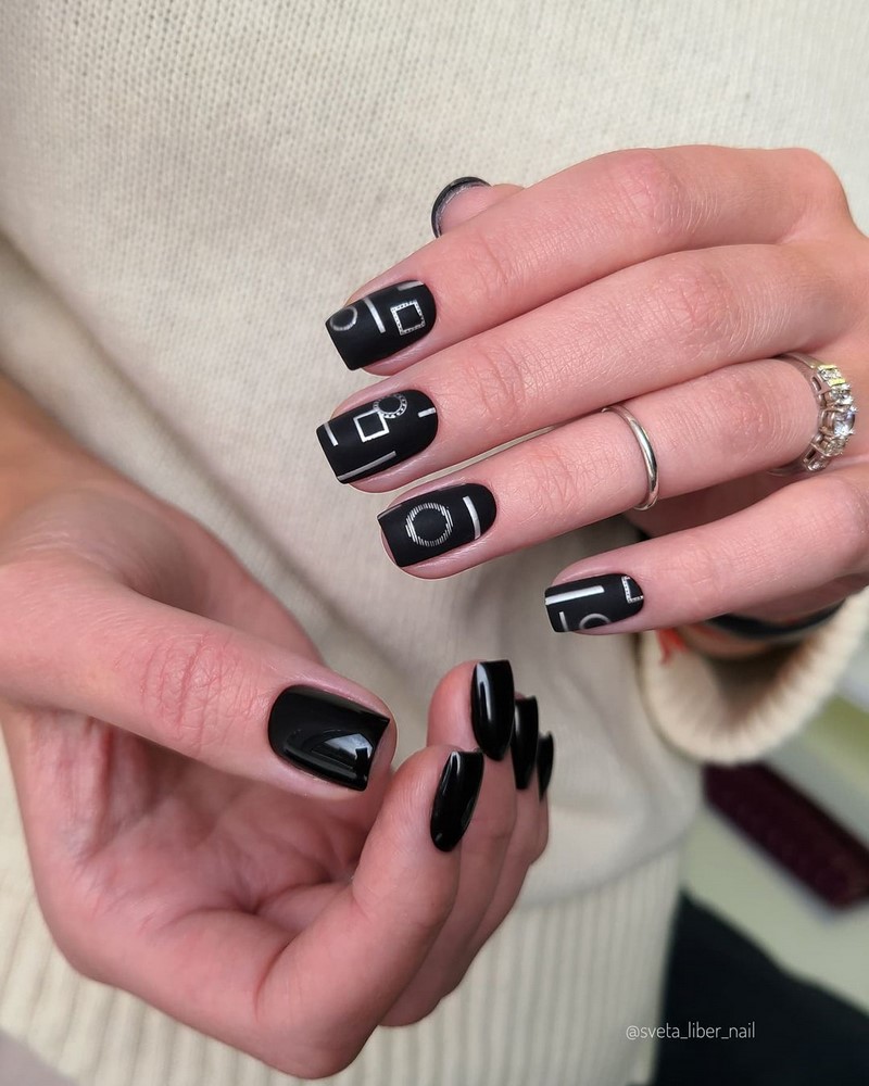 Актуальный черный маникюр 2026 – 10 тенденций в новом сезоне