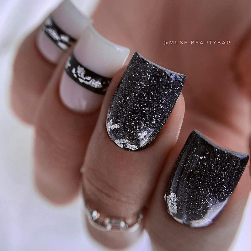 Актуальный черный маникюр 2026 – 10 тенденций в новом сезоне