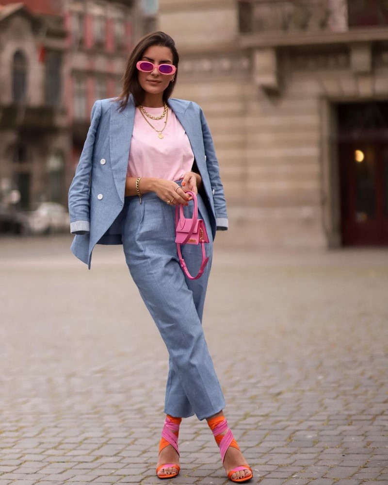 Модные женские брючные костюмы 2026: фото, новинки, тренды