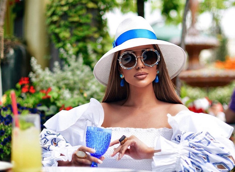 Модные солнцезащитные очки 2026: фото, тренды