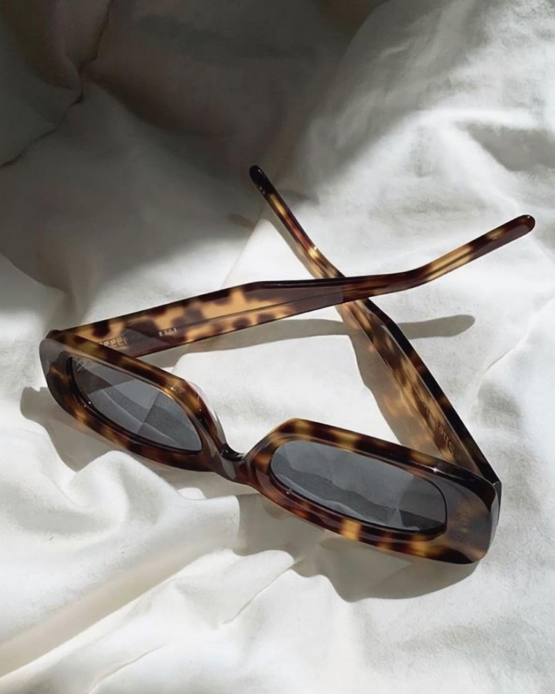 Модные солнцезащитные очки 2026: фото, тренды